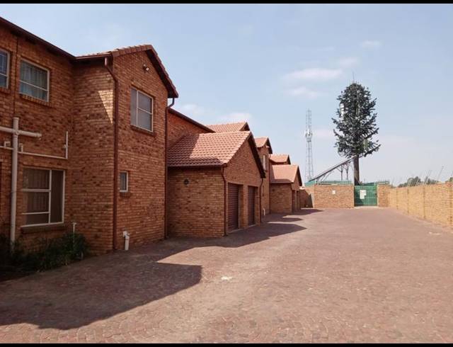 2 BEDROOM DUPLEX FOR SALE IN KLIPPOORTJIE